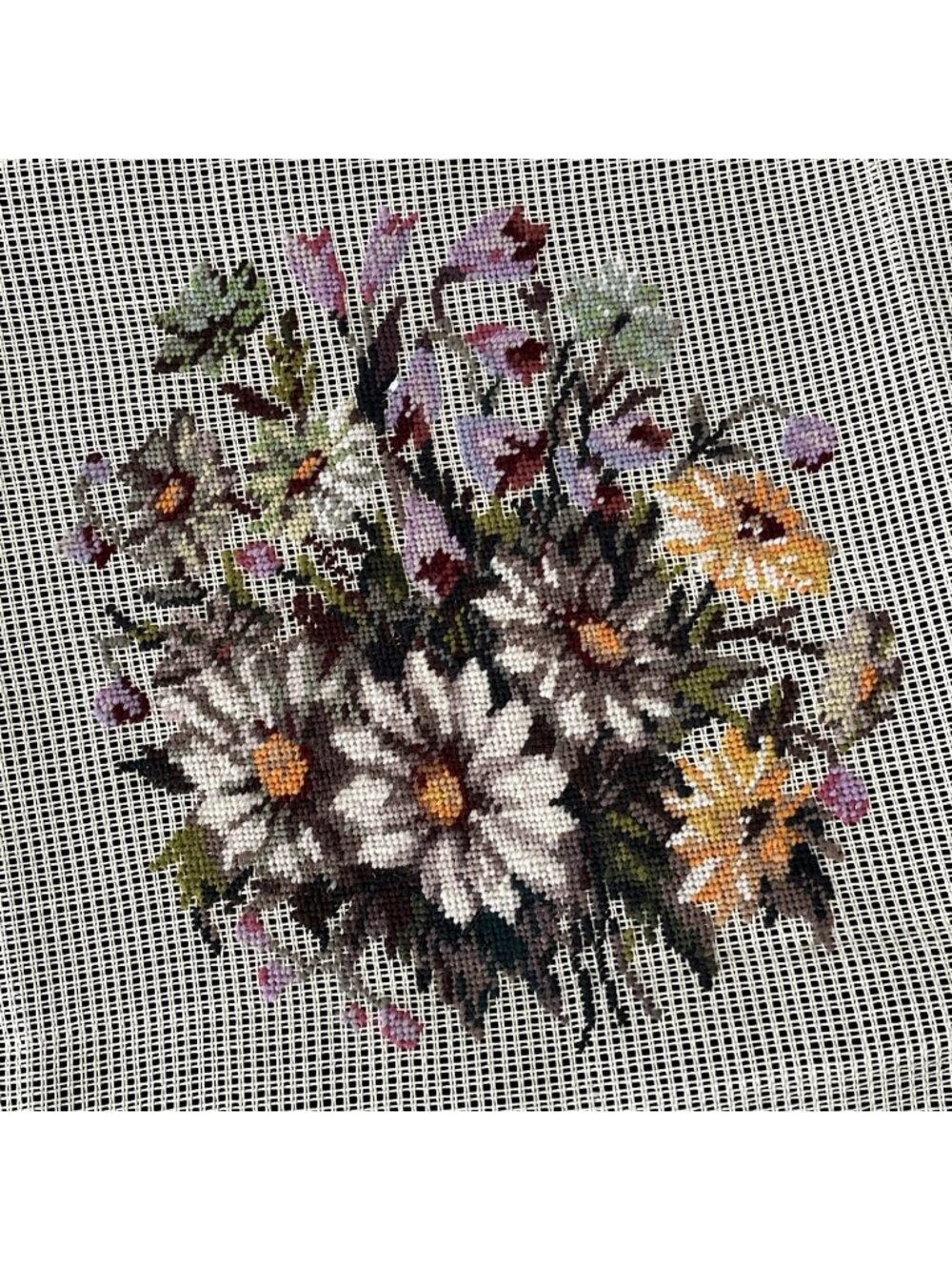 Antique Four Wives Needlepoint Tapestry Floral Hand Embroidery Daisy 17x17 - Picture 2 of 4